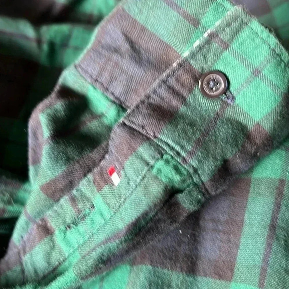 Tommy Hilfiger Women’s TarTan Green Plaid Ruffle Front Slit Neck Blouse … - Picture 15 of 16